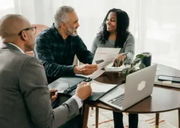 How Hiring a Financial Advisor in Kirkland Wa Can Enhance Your Wealth